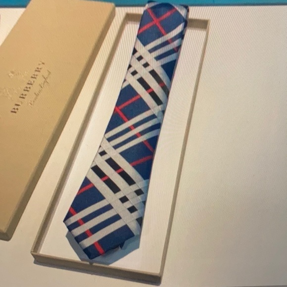 Burberry Men Classic Tie - Picture 1 of 6